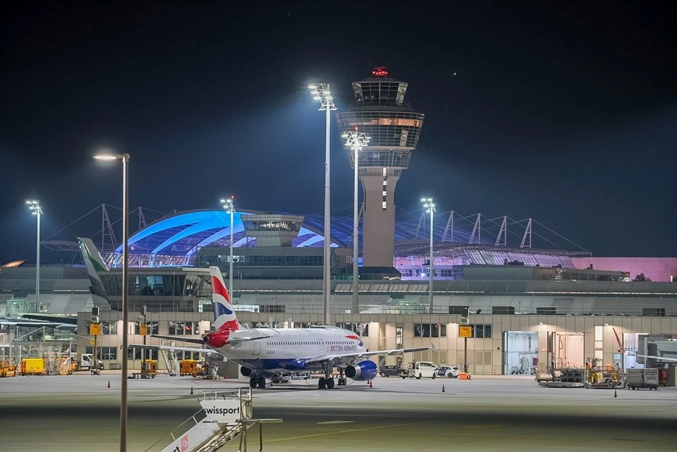 Bild: На полосе аэропорта в Мюнхене полиция установила лазер против дронов