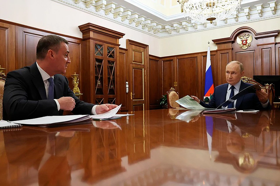 В понедельник Владимир Путин принял в Кремле заместителя председателям правительства Дмитрия Патрушева.