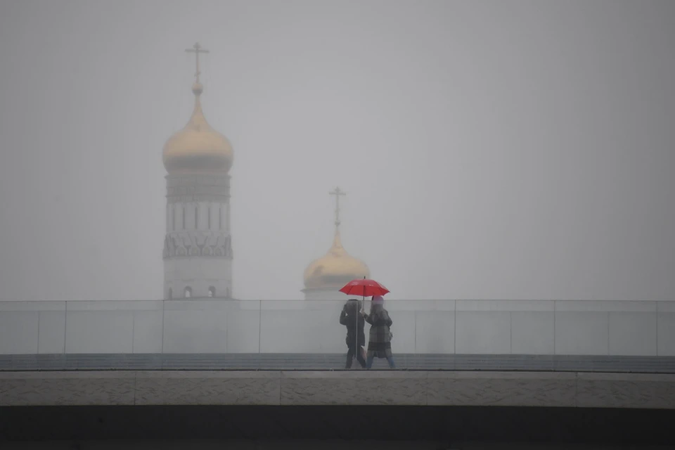 Серая, теплая и сырая - такой будет погода в столице до конца недели.