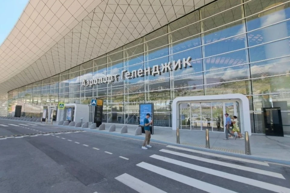 Аэропорты Сочи и Геленджика приостановили работу
