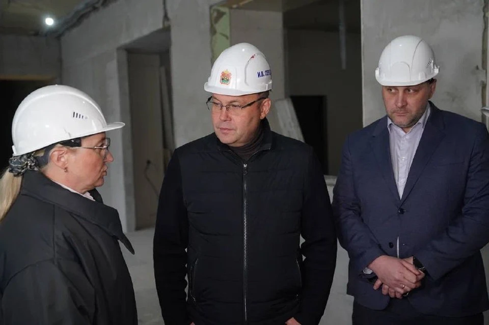 Губернатор Кузбасса проверил ход ремонта поликлиники №2 в Прокопьевске.