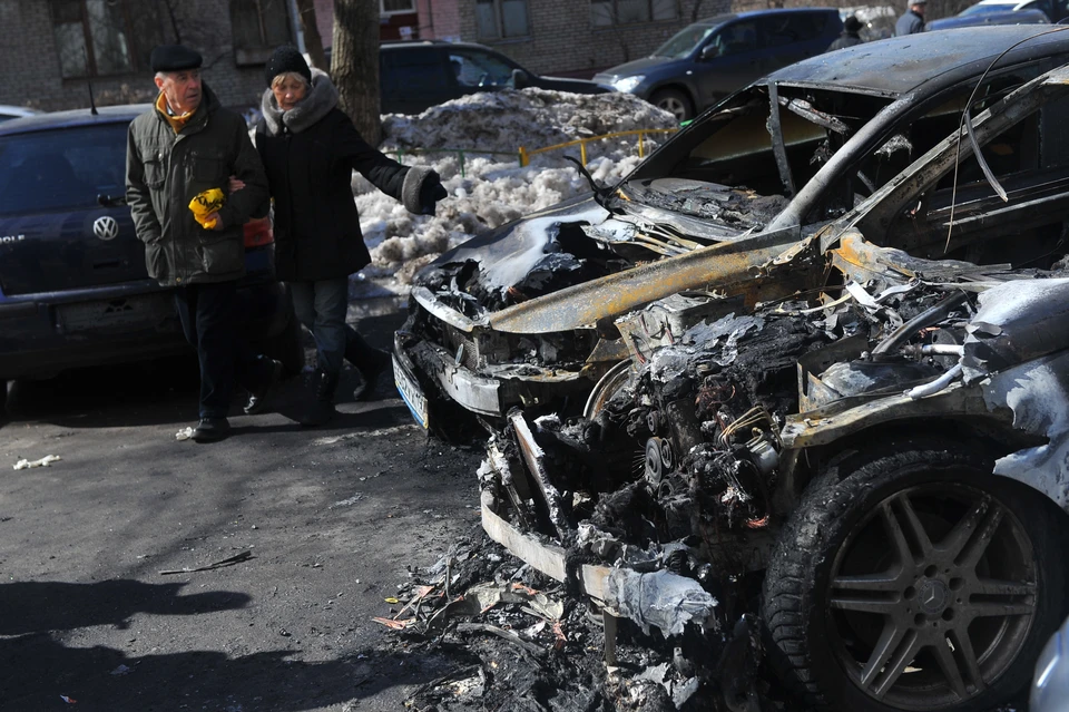 В Хабаровске на улице Лазо загорелся автомобиль