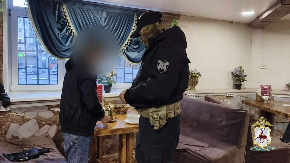 Троих иностранцев выдворят из Нижегородской области после рейда по кафе.