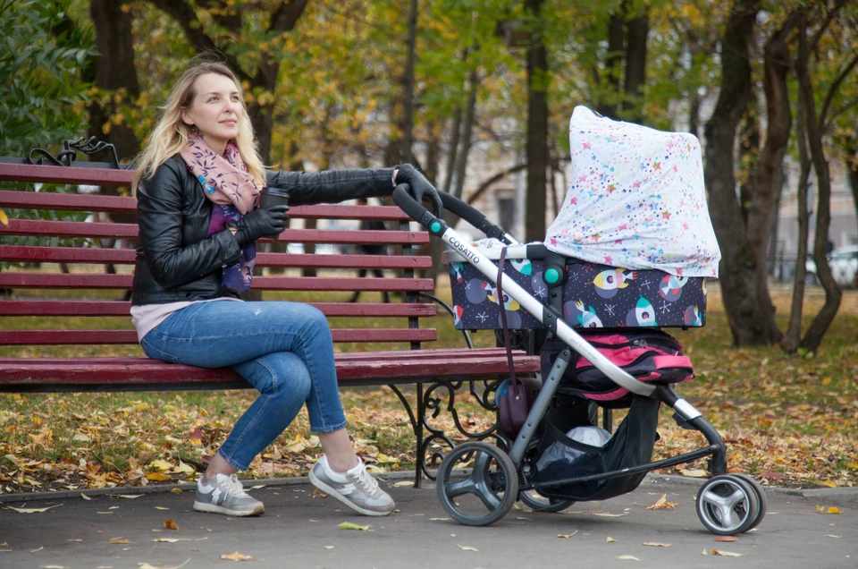 Психолог рассказал, что происходит с новоиспеченной мамой и дал советы, как принять новую себя.