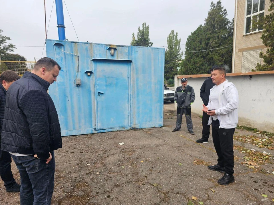 Специалисты из Кабардино-Балкарии помогают подготовить школы Скадовского округа к зиме ФОТО: Администрация Скадовского округа.