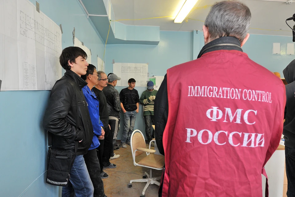 Из России выдворили 765 иностранцев, состоявших в фиктивных браках с россиянками