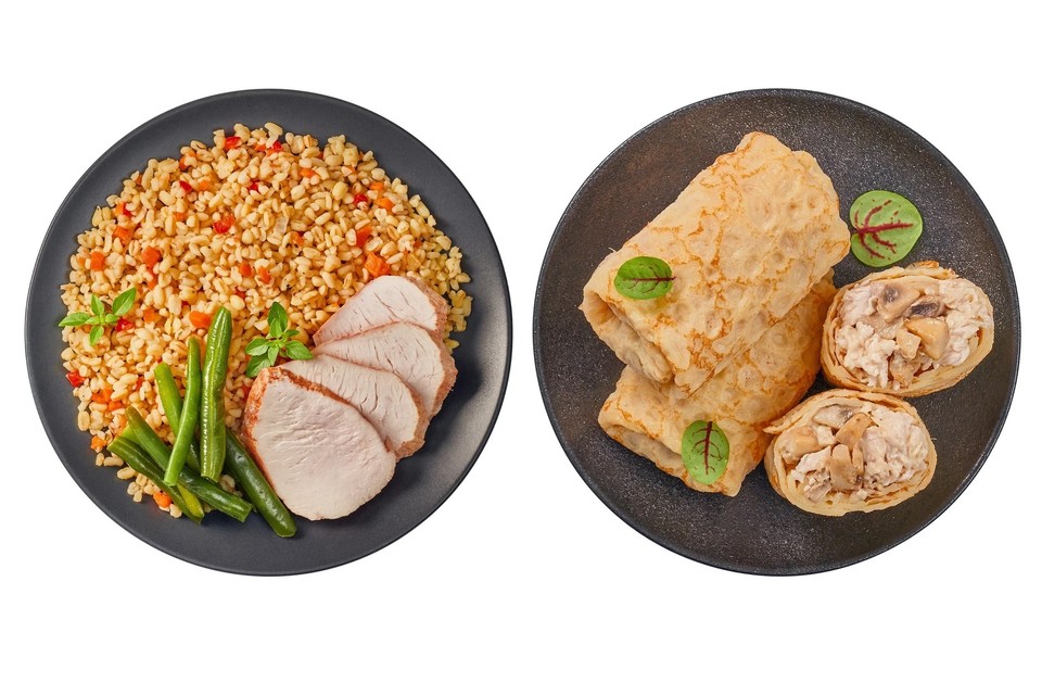 Филе индейки су-вид с булгуром и овощами; блинчики с курицей и грибами в сливочном соусе