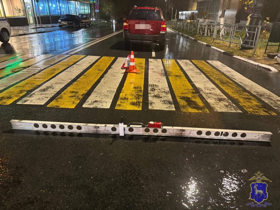 40-летнюю женщину и 8-летнего мальчика госпитализировали с места аварии