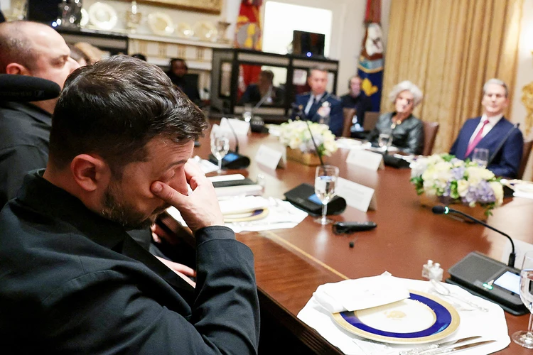 Взъерошенный и трясущийся Зеленский после переговоров с Трампом побежал звонить в Европу: но там ничем не смогли ему помочь