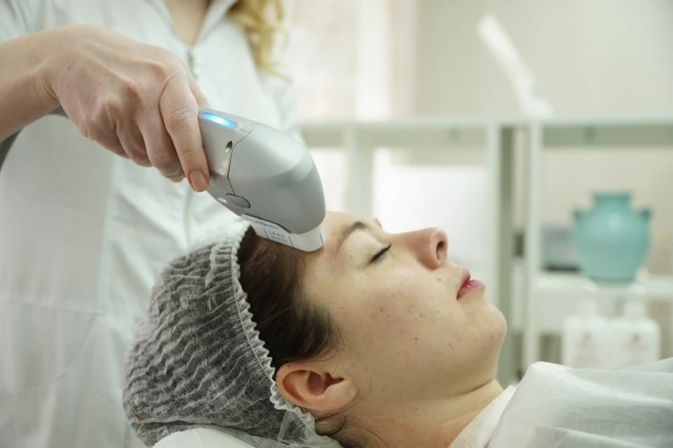 В Хабаровске начался суд над женщиной, обманувшей 14 клиентов косметических услуг