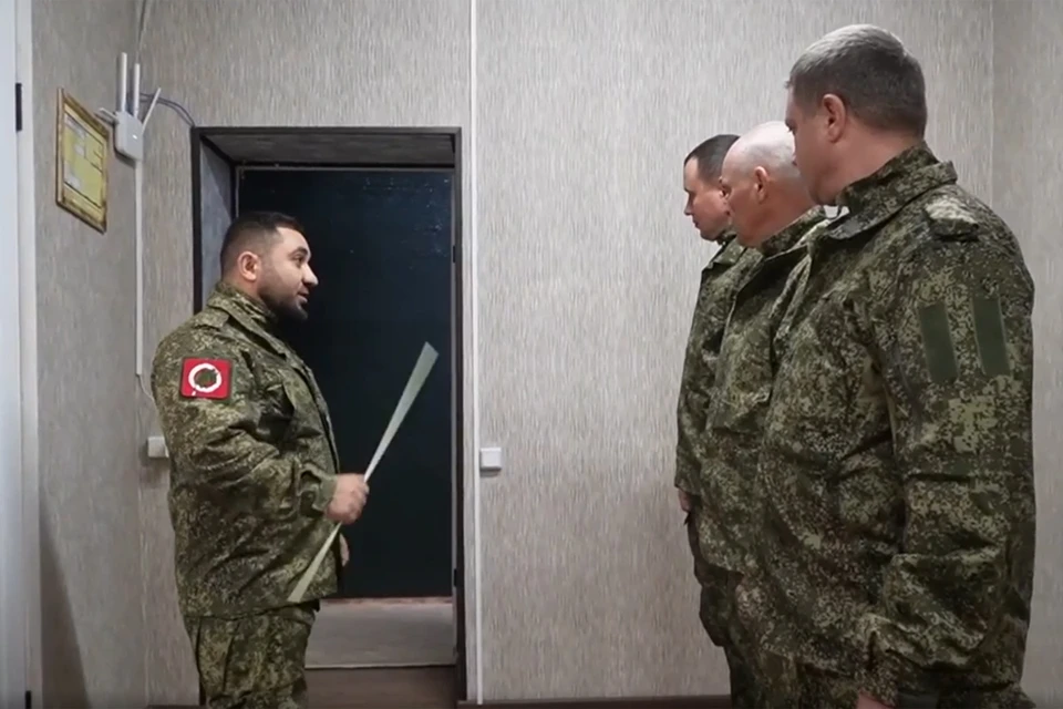 В специально созданной квест-комнате воинам показывают, как может быть заминирована дверь, кухонная плита и даже картина на стене