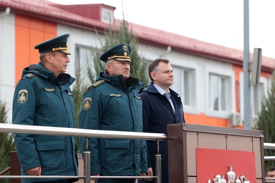 Александр Куренков и Юрий Слюсарь посетили Донской спасательный центр. Фото: сайт правительства Ростовской области