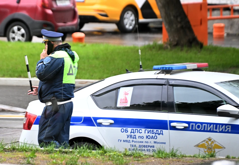 Сотрудники ДПС начали проверку по факту ДТП.