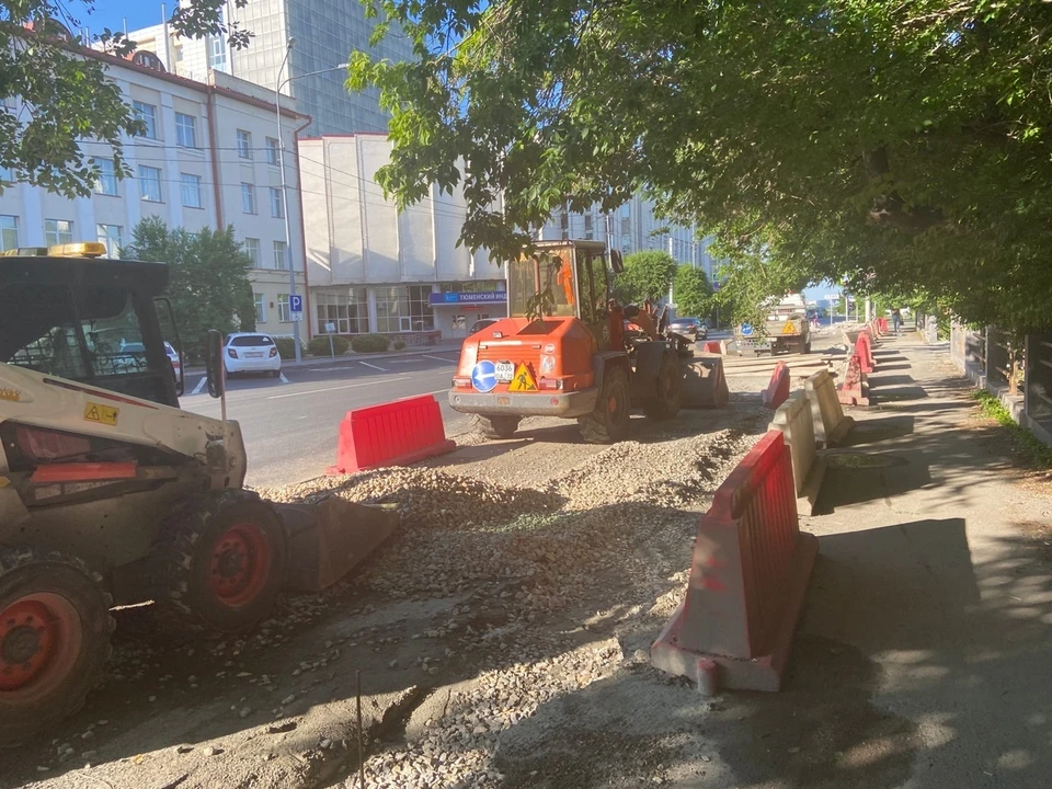 Скандальная стройка теплотрассы в Зареке приостановлена решением мэра Тюмени.