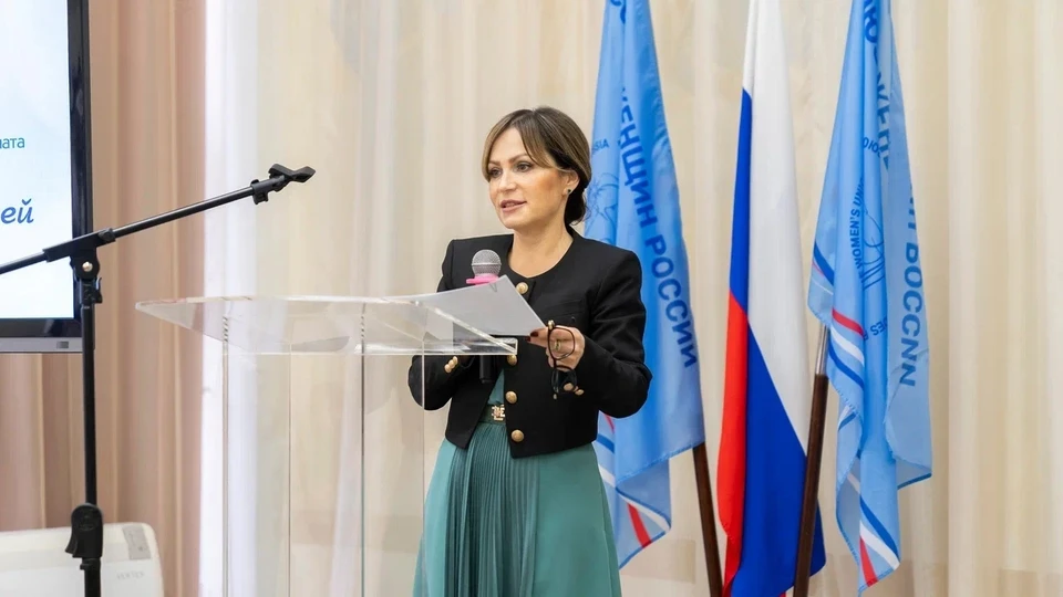 Юлии Шваковой присвоено звание «Заслуженный экономист РФ». Фото: правительство Рязанской области.