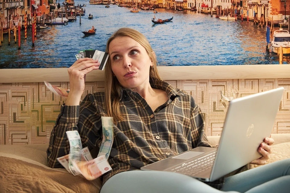 Жительница Магадана потеряла 40 тысяч рублей при покупке часов в интернете