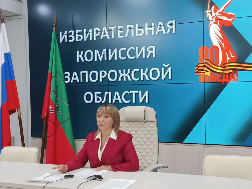 Балицкий представил указ об освобождении Катющенко от должности. Фото - тг-канал избирательной комиссии Запорожской области