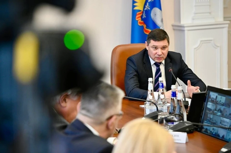 Системную работу в сфере земельных вопросов и недвижимости курирует глава региона Евгений Первышов. Фото: Павел Васильев