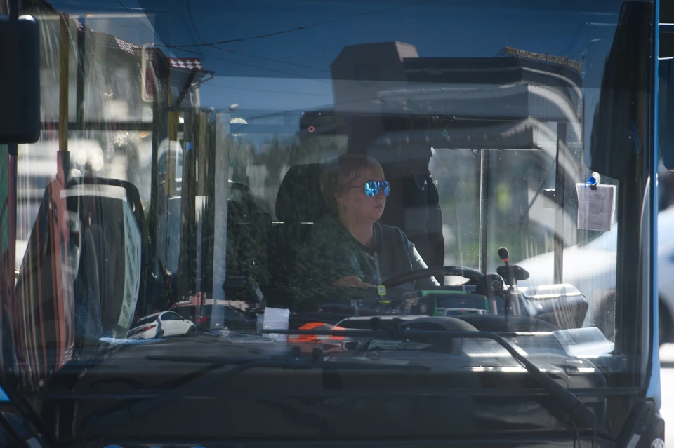 Глава Хабаровского края поздравил водителей с профессиональным праздником