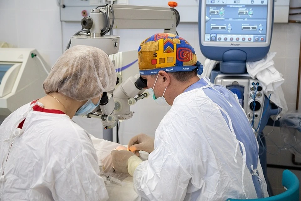 Хирурги больницы Войно-Ясенецкого вернули зрение мужчине после травмы глаза