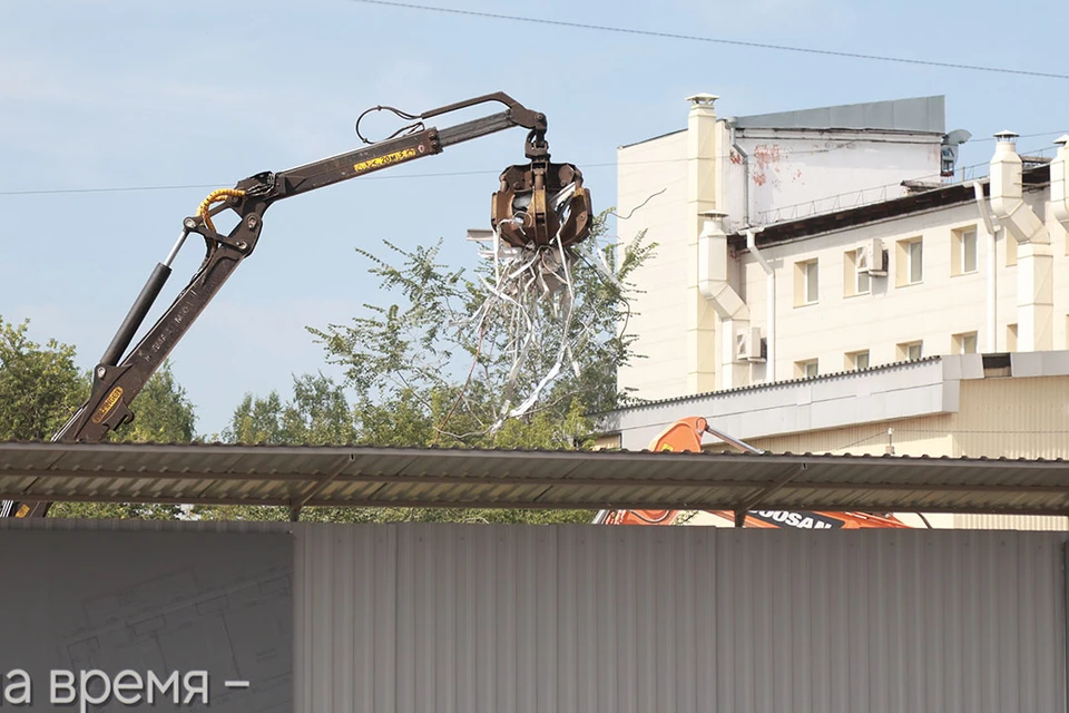 Стройка заморожена на нулевом цикле