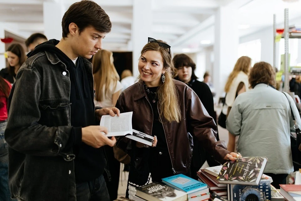 На фестивале можно будет приобрести книжные новинки по сниженным ценам.