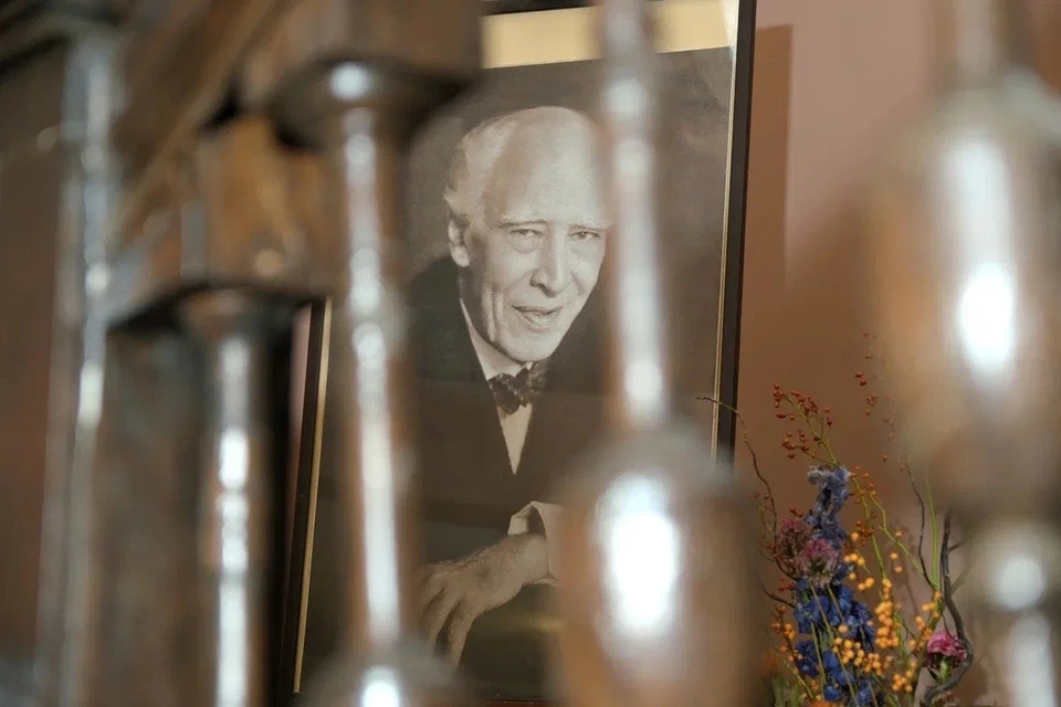 Видеоролики посвящены истории творчества великих театральных деятелей — Константина Станиславского и Владимира Немировича-Данченко