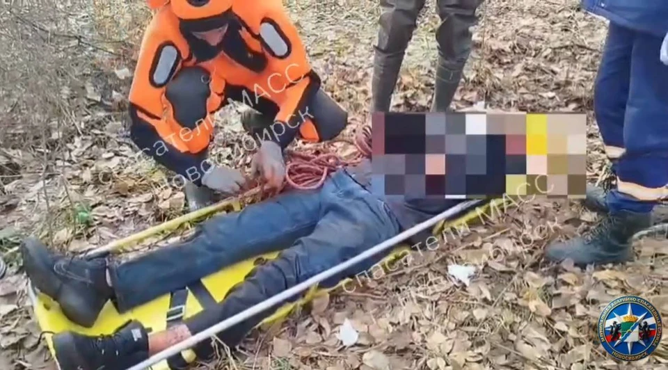 Новосибирца, выдравшего себе зуб, достали с острова в устье реки Тула. Фото: пресс-служба МАСС