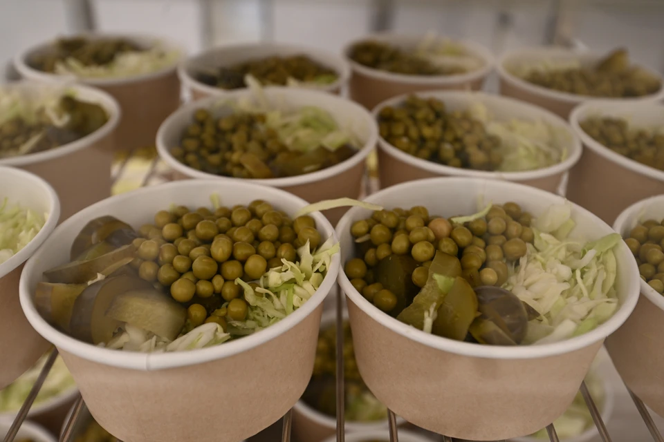 Слюсарь назвал дискриминацией таблички в школьной столовой Азова