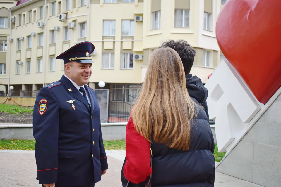 Виталий Аджавенко стал участковым по примеру отца. Фото: пресс-служба Главного управления МВД России по Ставропольскому краю