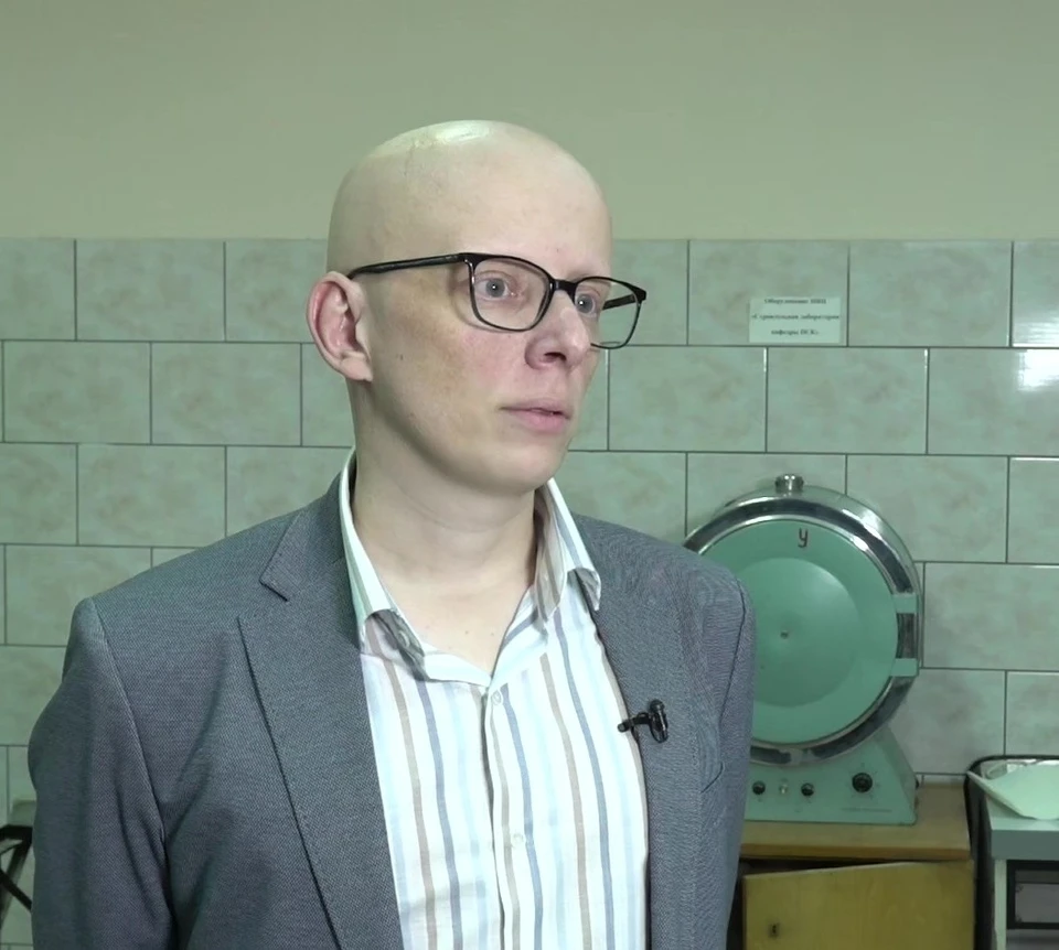 Доцент кафедры конструкций и сооружений ТГТУ Константин Петропавловский, один из авторов проекта «Сырьевая смесь для производства гипсовых плит фальшпола PPP». Фото: Виктор ИВАНОВ