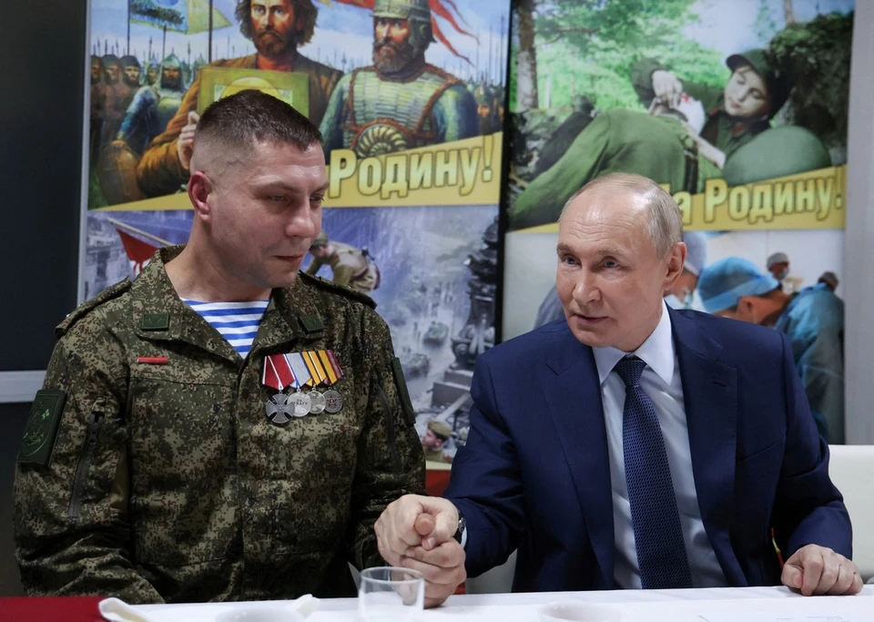 Владимир Путин посетил военный госпиталь и рассказал о «Посейдоне» и «Сарматах»