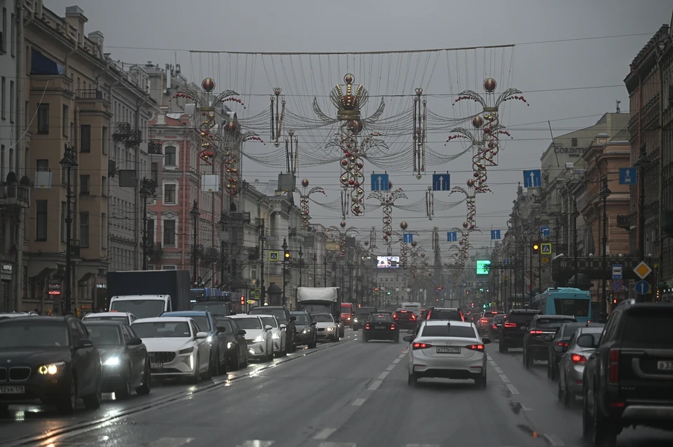 Пробки образовались в центре Петербурга.