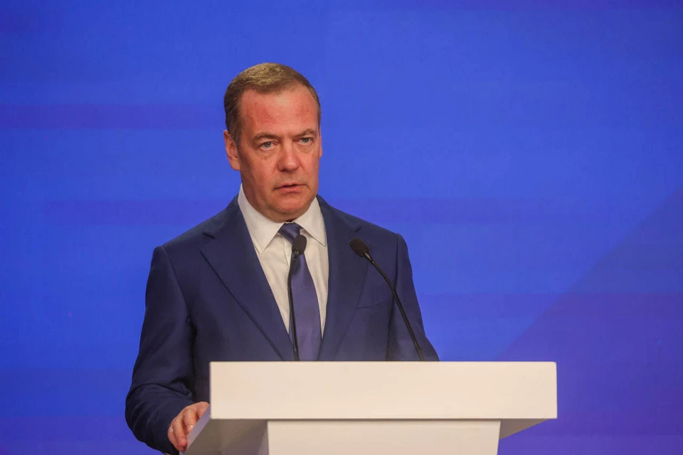 Медведев заявил, что при испытании «Посейдона» на Бельгии страна исчезнет