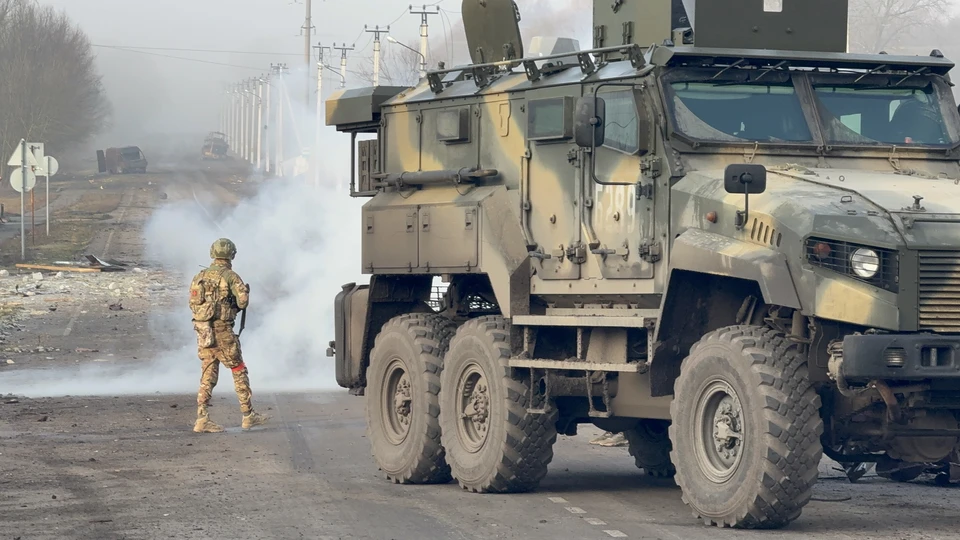 Боец ВС России "Капонир" показал захваченные в зоне СВО трофеи производства НАТО