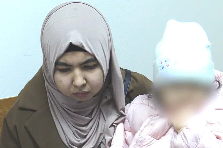 ФСБ России показала выходцев из Средней Азии, которых лишили гражданства России