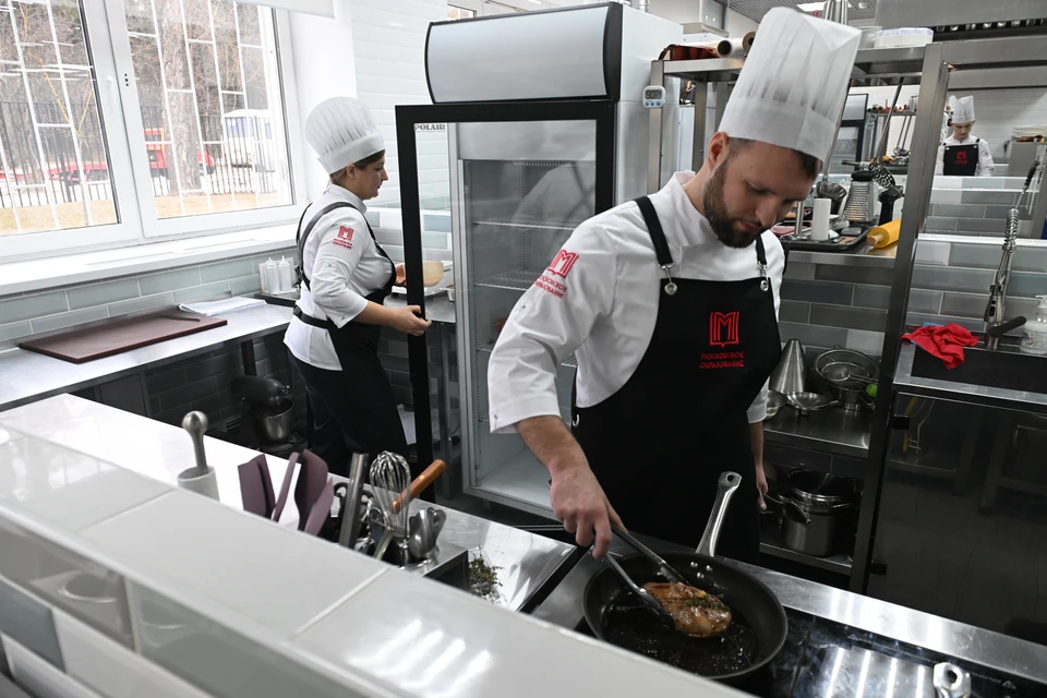 Нижегородским ресторанам не хватает около 1500 поваров.