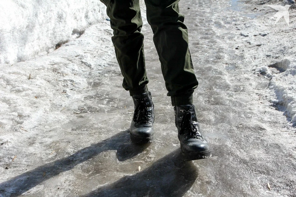 Гололед в Ижевске будут посыпать галитом. Фото: Иванова Л.