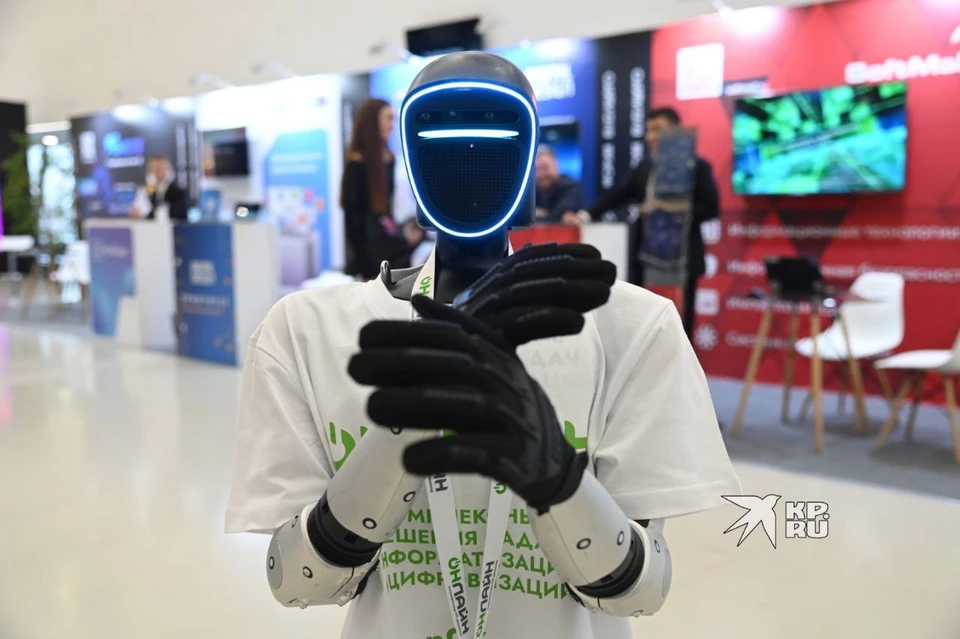 А еще участники форума поделились прогнозом на будущее, в котором на работу вместо нас будут ходить похожие роботы