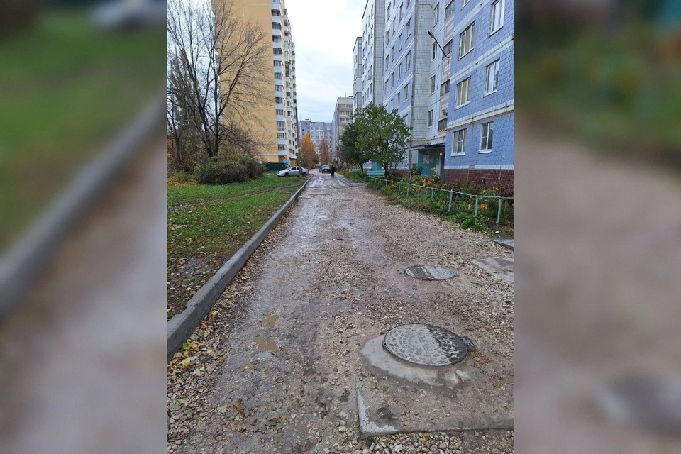 Рязанский двор после ремонта теплосети оставили без асфальта до следующего года.