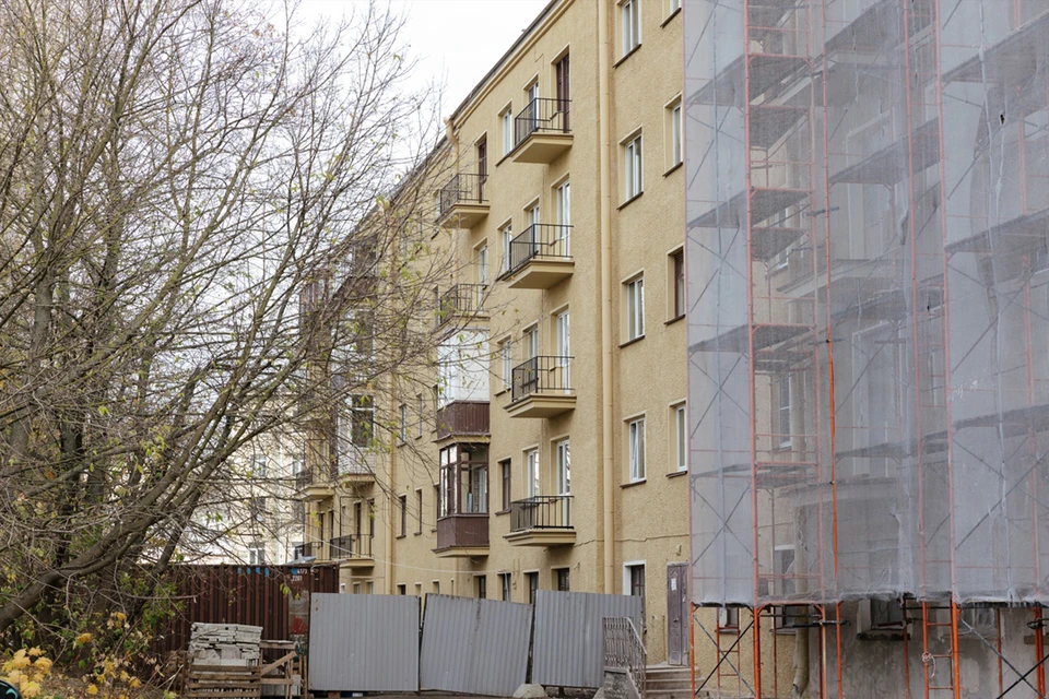 Глава Жилищного комитета провел проверку. Фото: www.gov.spb.ru