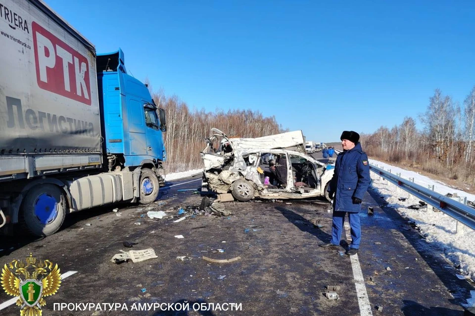 От легкового автомобиля мало что осталось. Фото: прокуратура Амурской области