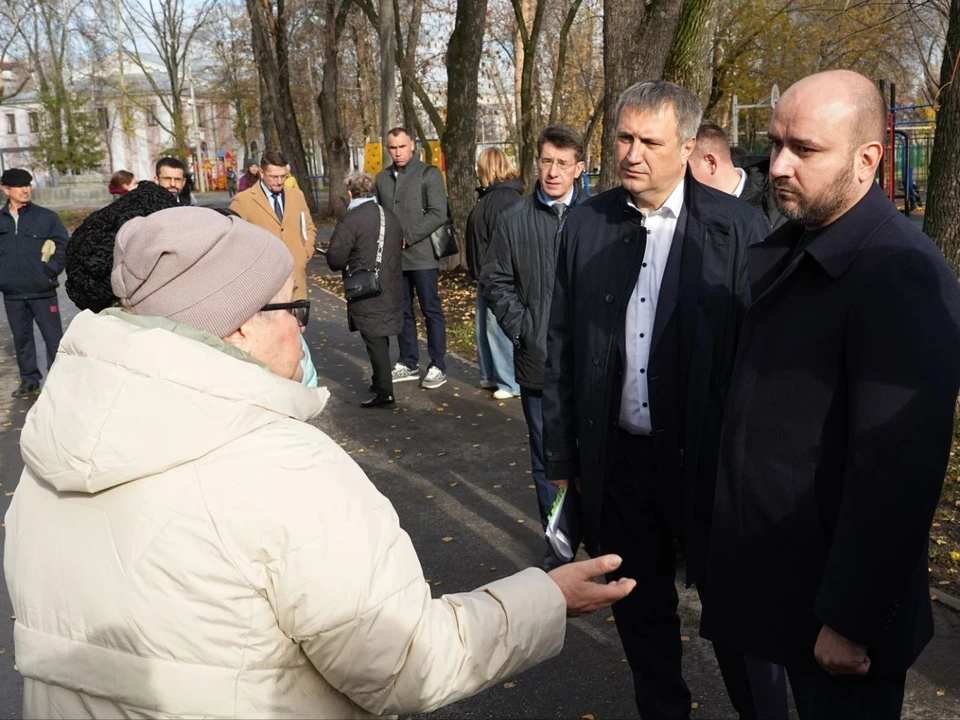 После сноса заброшенных зданий начнется строительство школы. Фото: телеграм-канала Ивана Носкова