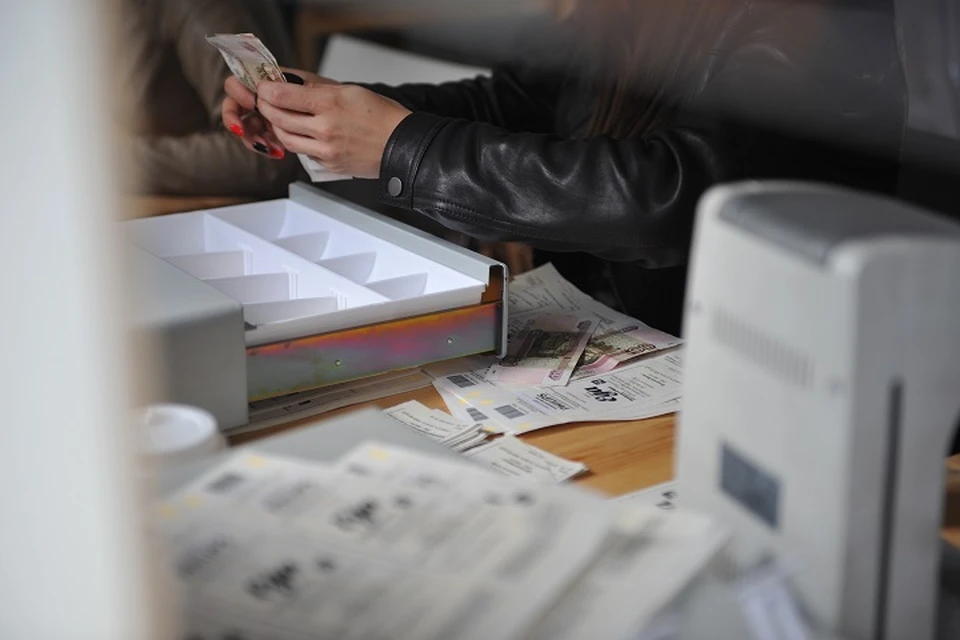 Представился родственником хозяина магазина и украл деньги житель Магадана