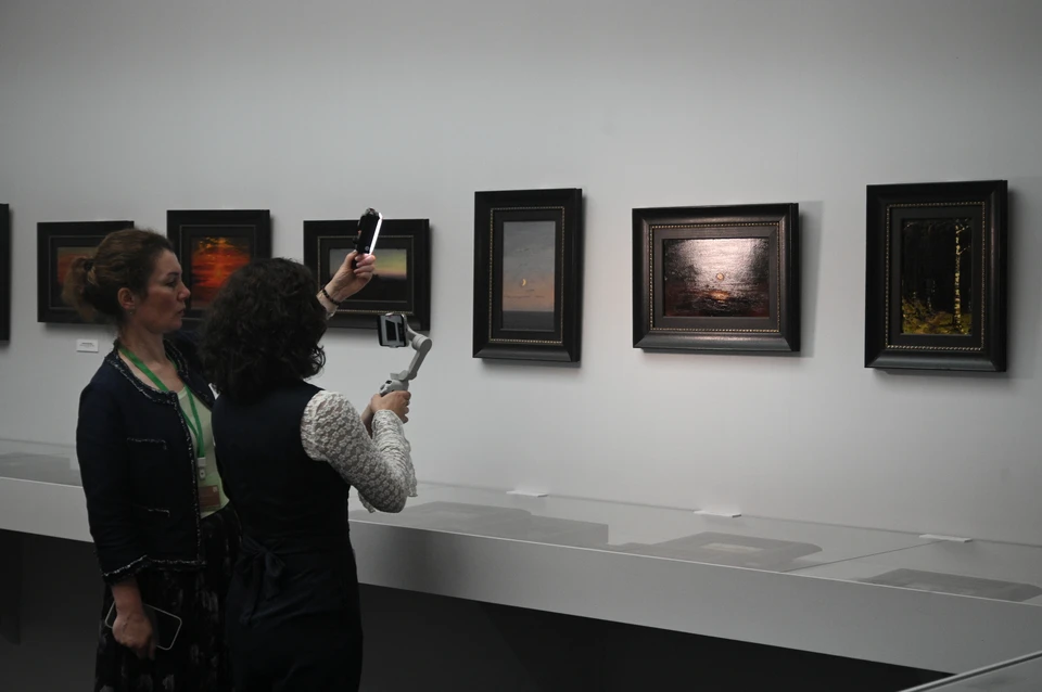 Цена экскурсии в Русском музее - 1200 рублей.