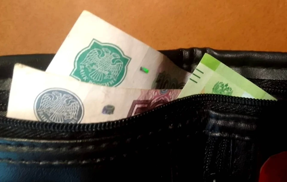 В августе зарплаты калужан снизились на 6 процентов.