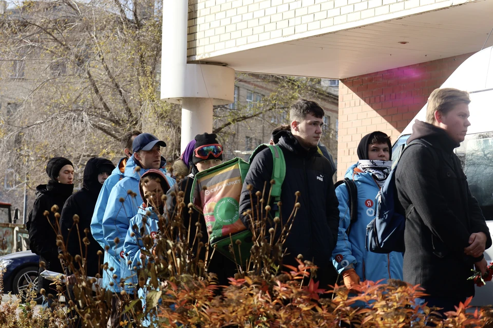 Прощание прошло во временном храме Александра Невского.