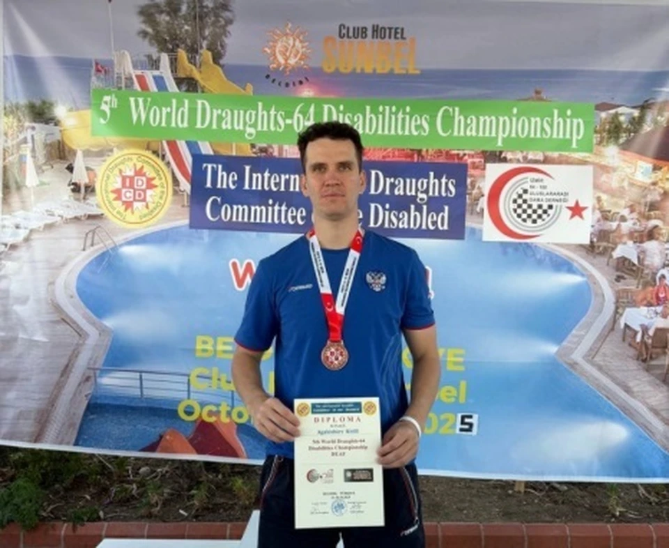 Тренирует Кирилла Агакишиева Виталий Грицаев.