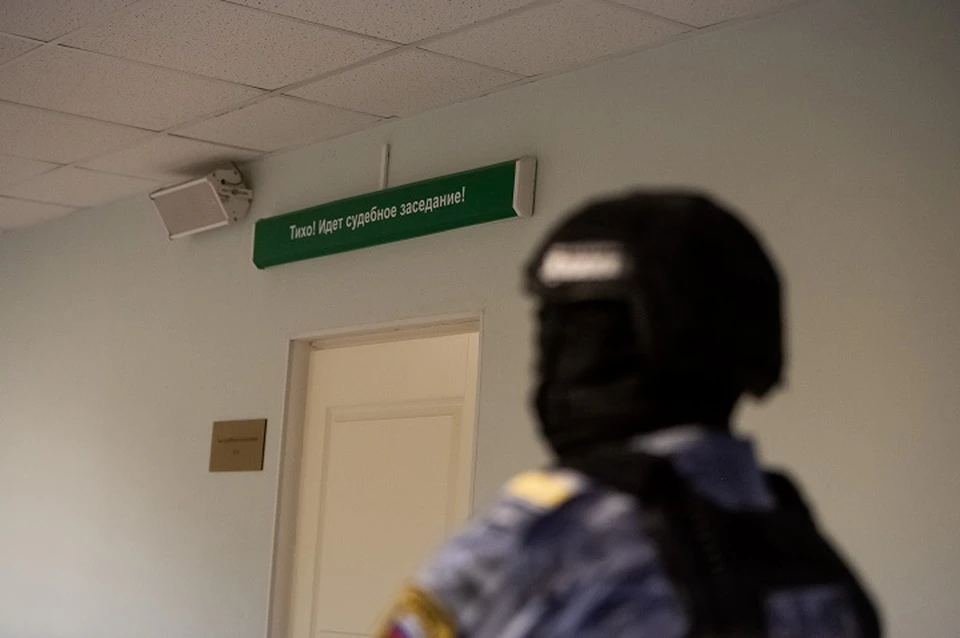 За год судебные приставы пресекли более 4400 попыток проноса запрещённых предметов