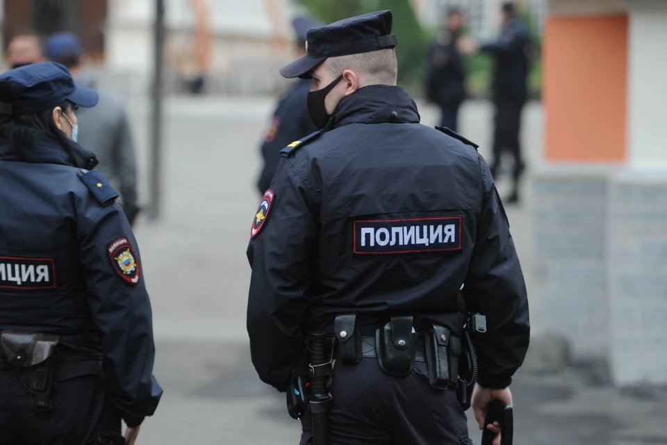 Телефон изъяли.